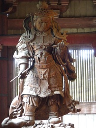 Statue dans la salle du Grand Bouddha