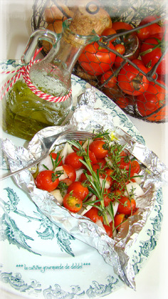 TOMATES MARINÉES EN PAPILLOTE