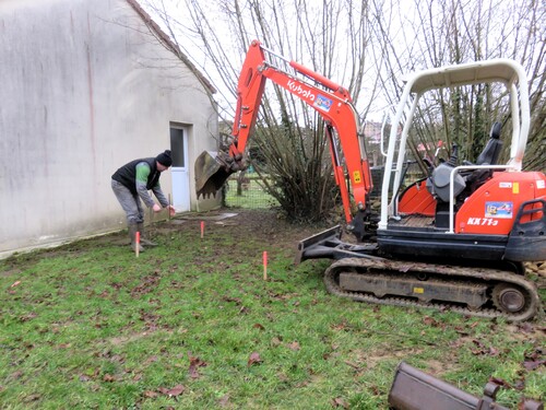 Implantation d'une mare à l'école de Vernéville 