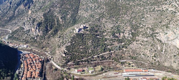 Peut être une image de route