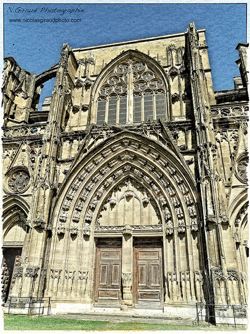 Saint Antoine l'Abbaye, la Belle Médiévale!