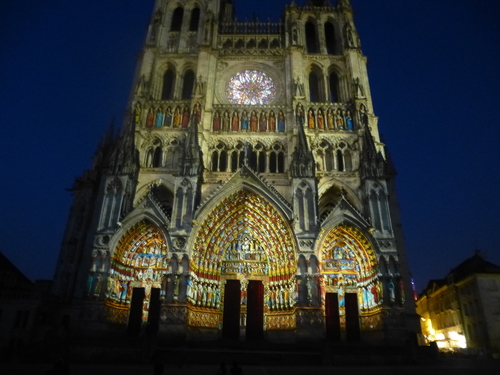 CATHEDRALE D'AMIENS .  ECLAIRAGE