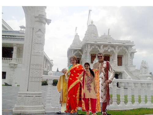 Temple Jaïn de Wilrijk au Sud D'Anvers, tout de marbre blanc...