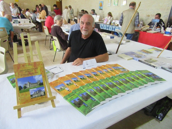 La 7ème Fête du Livre a eu lieu sur la butte du château de Jully, dans l'Yonne, en août 2019