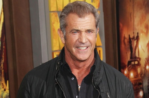 Mel Gibson accusé d'avoir agressé et craché sur une paparazzi