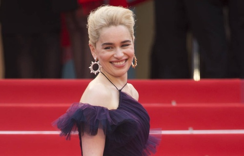 Emilia Clarke prend la défense des infirmiers britanniques