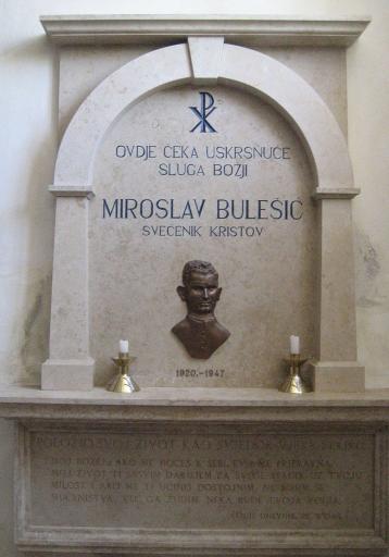 Spomenik, Miroslav Bulesic.JPG