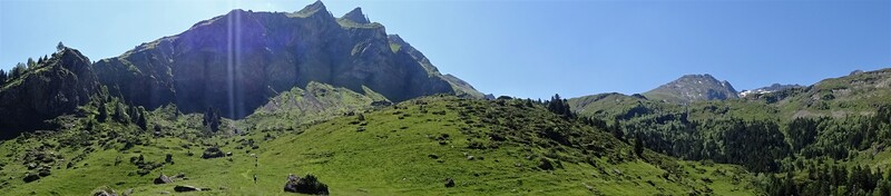 * SEINTEIN Cabane d'Illau et Chapelle de l'Isard