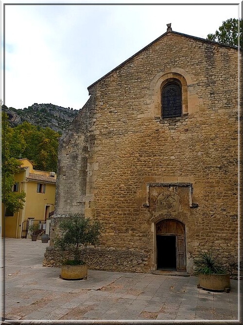 1026 - Fontaine de Vaucluse (84)