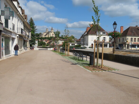 La place de la Ville du Puy à Châtillon sur Seine, hier et aujourd'hui....