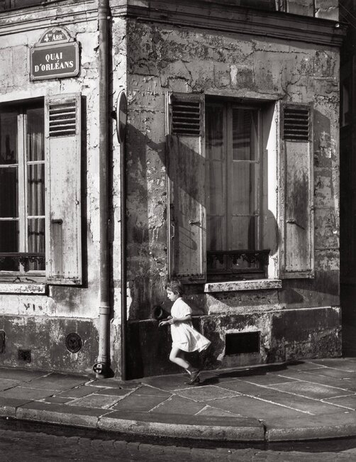    vs   Peter Turnley