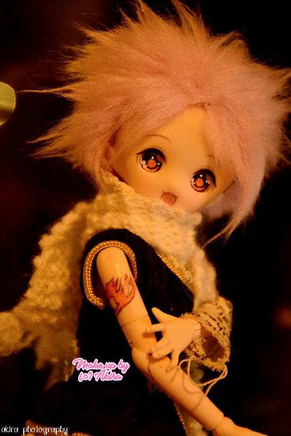 Akira Make-Up CV7QS-N9BkWXQ0m1u-DzwZFal8I