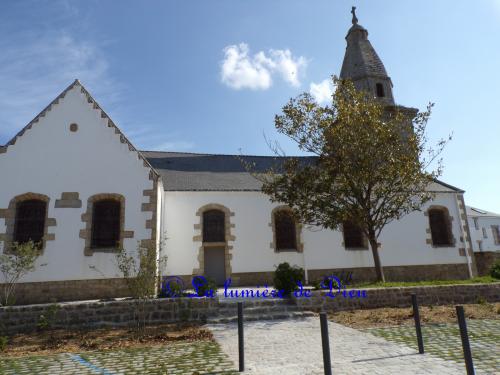 Erdeven, l'église Saint Pierre et Saint Paul