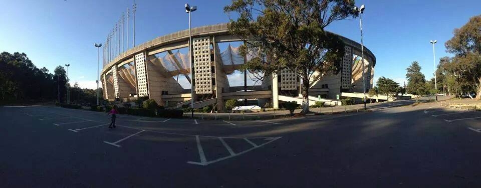 Démolition des gradins du stade du 5 juillet