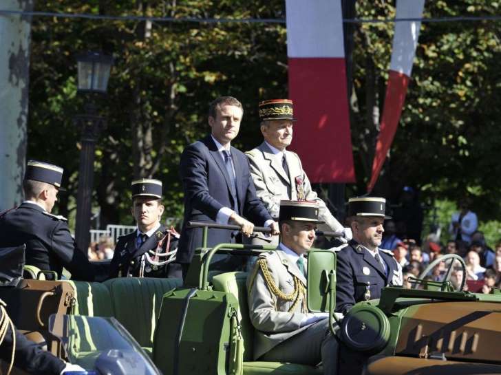 Budget des armées: la faute politique de Macron? 