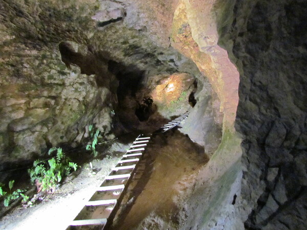 Grotte et cascade de Seythenex (4).