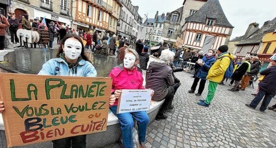 Pas de marche, cette fois-ci, à Quimper, mais un rassemblement symbolique, place Terre au Duc.