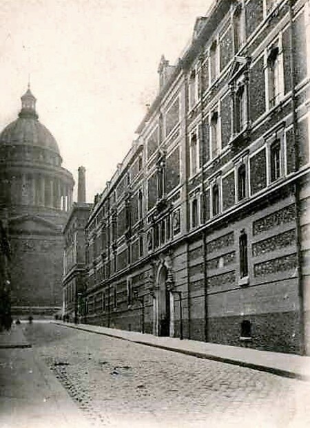 L’entrée du Collège Sainte-Barbe, rue Valette
