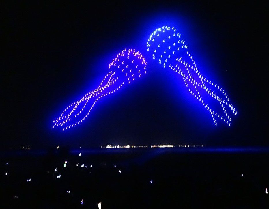 Un grand spectacle de drones, à Arès...