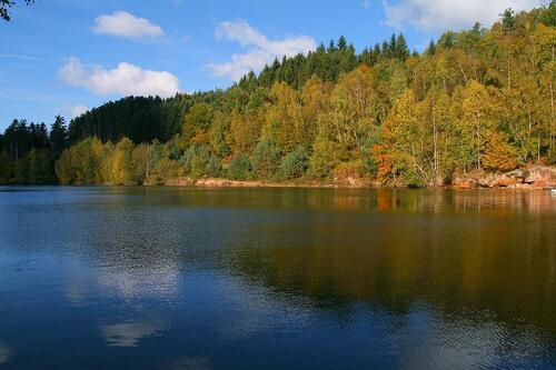 lac du vieux pré celles sur plaine