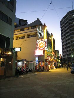 TOKYO QUARTIER DE UENO LA NUIT