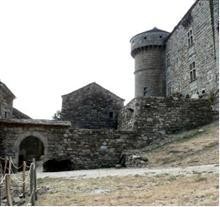 chateau-du-cheylard-daujac-fortifications