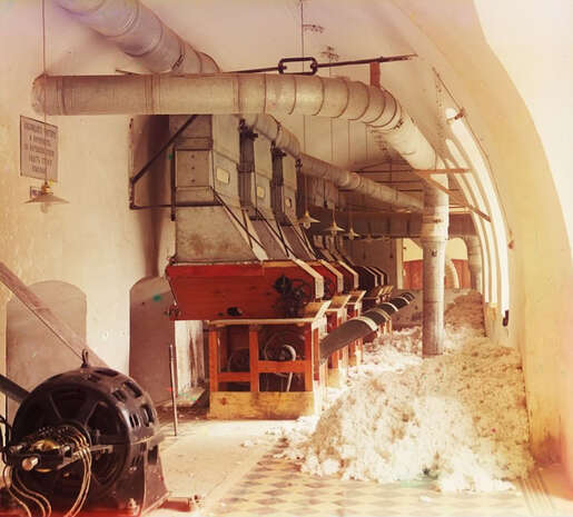 Cotton textile mill interior, probably in Tashkent, 1905-15 photo 20138v-1.jpg