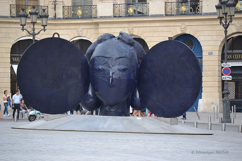 Exposition Manolo Valdès Place Vendôme, Paris 1er : Los Aretes 