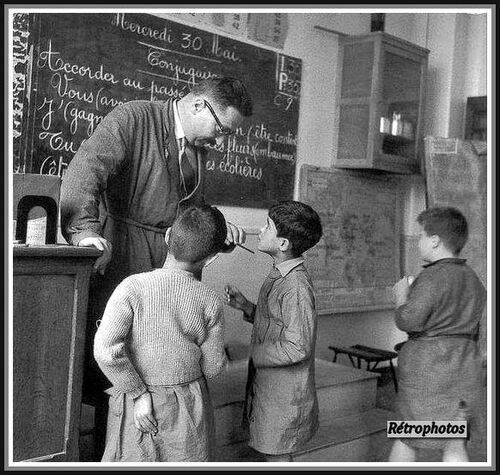 En ce temps là , on avait du respect pour le maître d'école ...