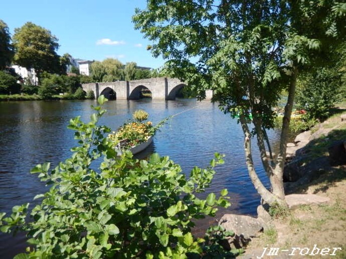 Un dimanche d'Août au bord de l'eau " Reflets de Vienne " 1/2