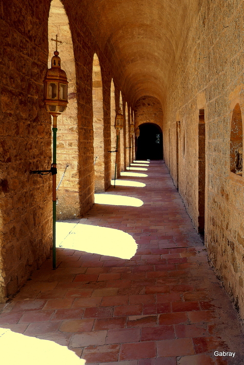 Abbaye de Fontfroide : le dortoir (5)