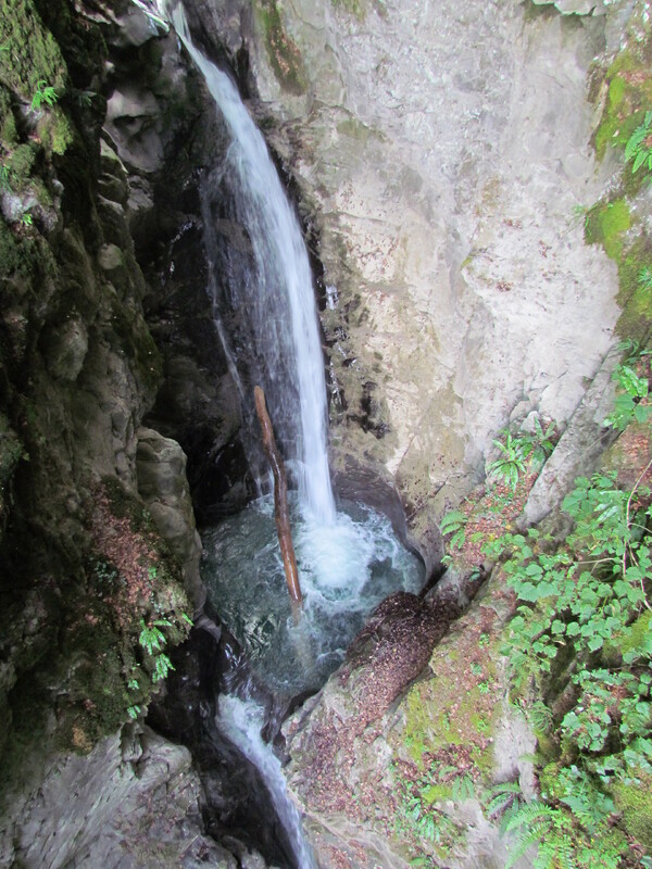 Grotte et cascade de Seythenex (2).