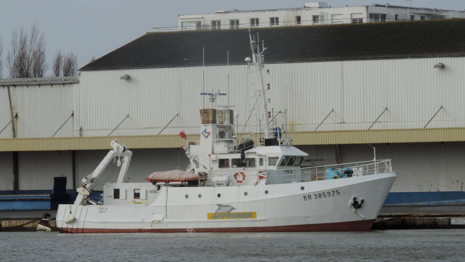 A l'abri dans le port....
