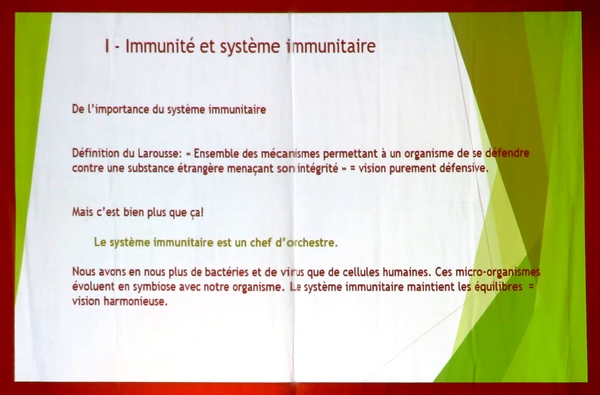 Laurence Parisot, conseillère en naturopathie, a présenté une conférence sur l'immunité