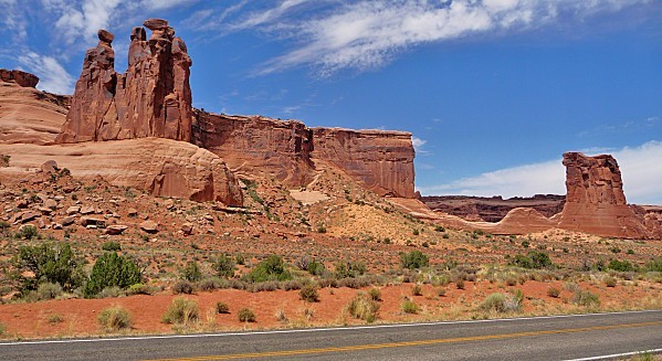 Jour 4 Arches Courthouse Towers et les 3 Gossips