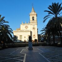 Plaza e Iglesia SanPedro