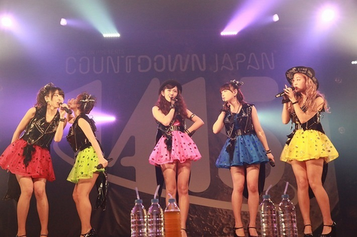 Setlist du mini live de °C-ute au "Countdown Japan"