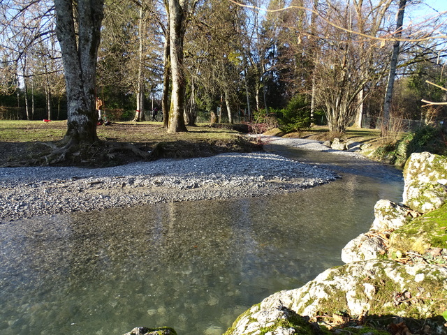 passage à Talloires au bord du lac d'Annecy