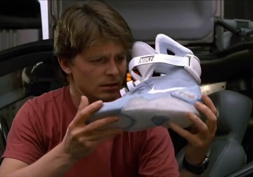 Retour vers le futur : la chaussure gauche de Marty McFly vendue aux enchères à 92 000 dollars