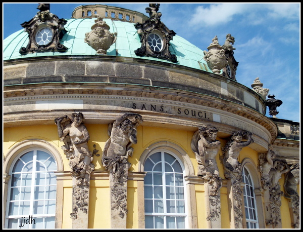 Le château de Sans-souci de Postdam ( Allemagne).