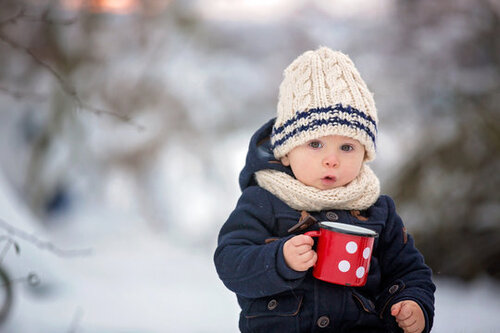 Enfants dans la neige