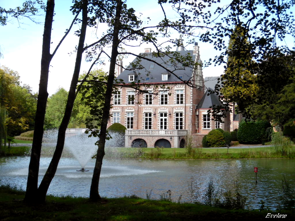 LE  CHATEAU  DE  LA  FONTAINE  A  CROIX