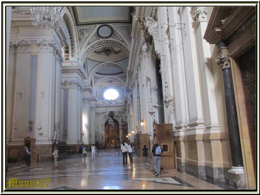 La basilique de Nuestra Señora del Pilar, ou basilique Notre-Dame du Pilier à Saragosse