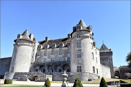 Photos château de la Roche-Courbon - la façade