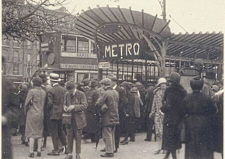 L’histoire du premier métro parisien en 1900 