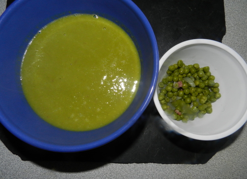 Potage aux pois avec minis lardons