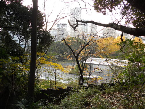 Vue en direction du pont Akabane depuis le kofun Maruyama