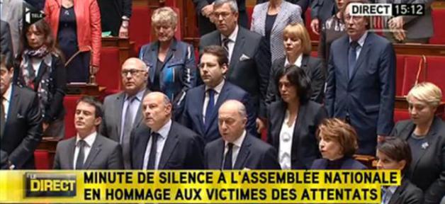 Pour la première fois depuis le 11 novembre 1918 les députés ont chanté la Marseillaise à l'Assemblée Nationale La Marseillaise entonnée par tout l'hémicycle mardi à l'Assemblée lors de l'ho