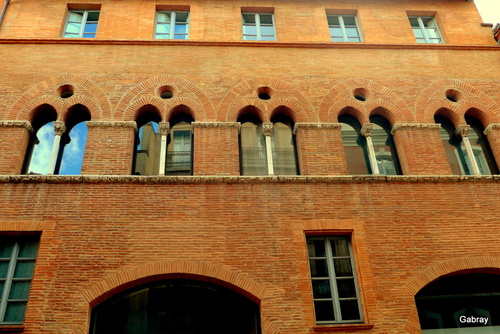 Toulouse : fontaine & façade ... n3