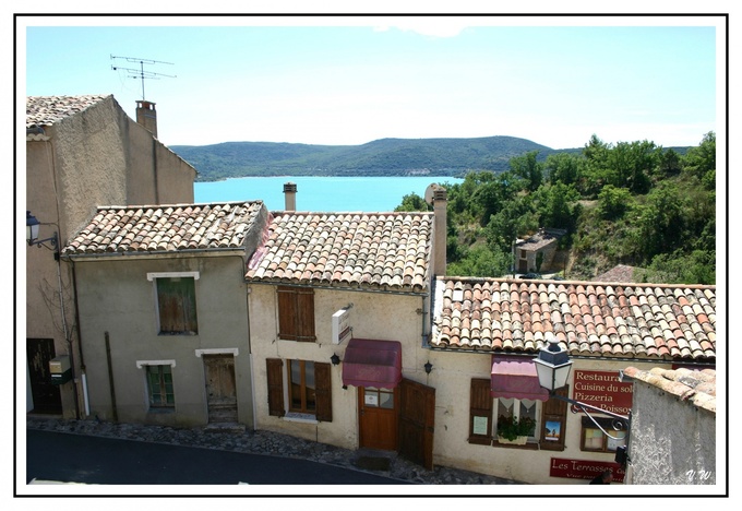 Le village de Sainte-Croix